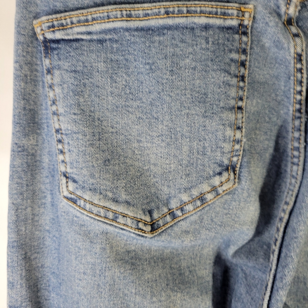 Womans Zara Unfinished hem Jeans Manufactured whiskering Size 10 Small Hole - Picture 10 of 10